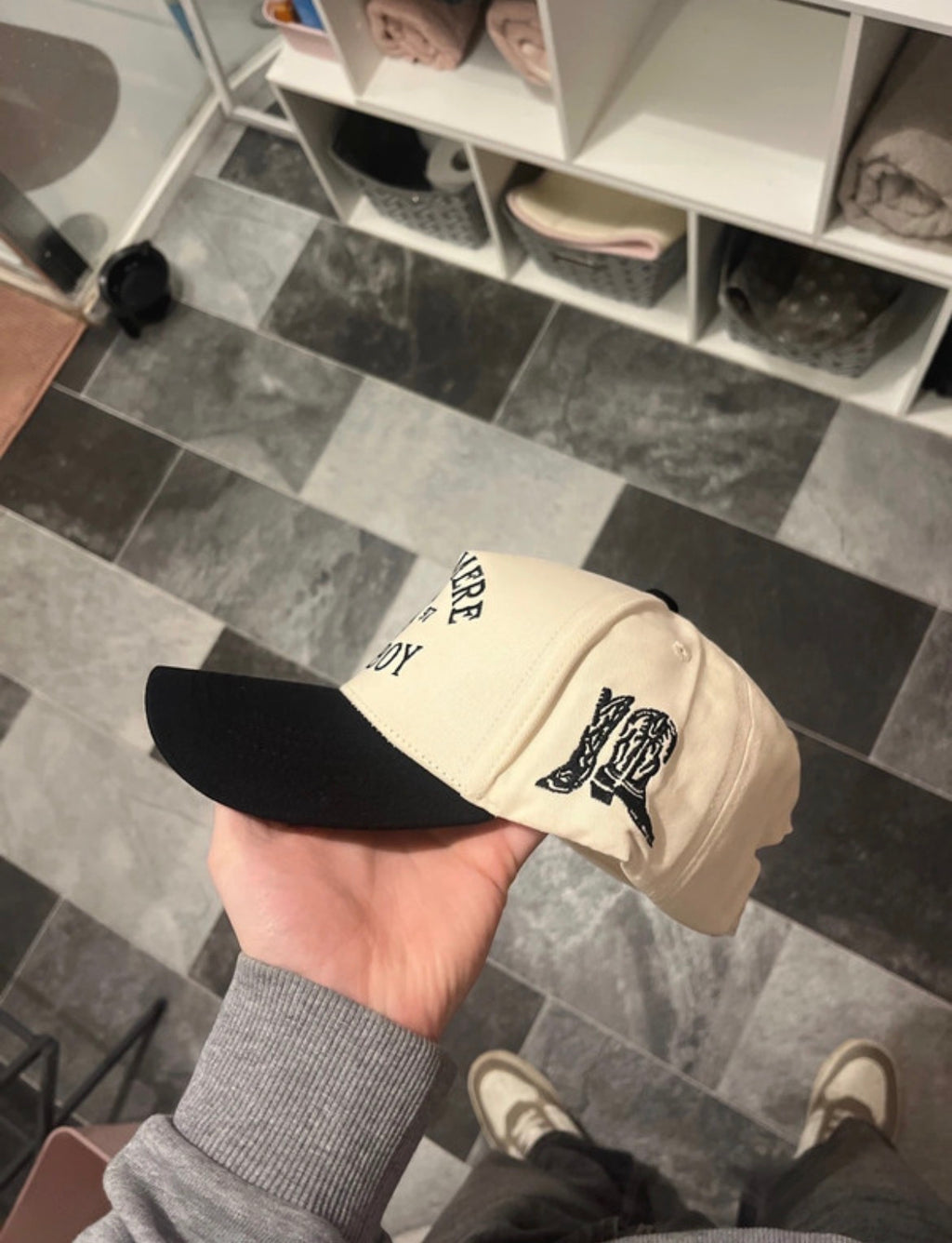Cashmere cowboy cap