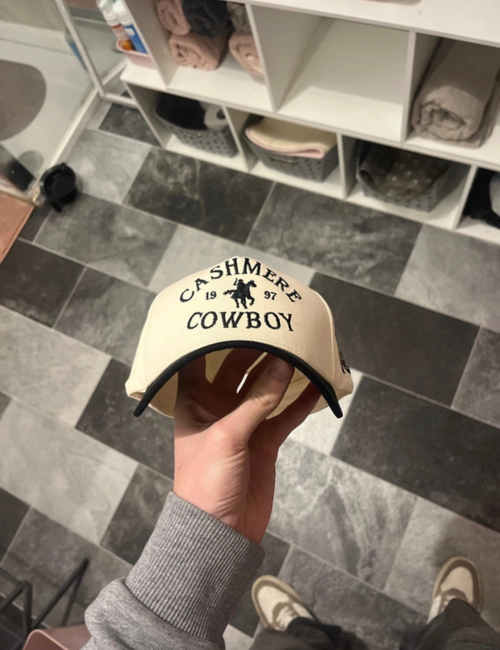 Cashmere cowboy cap
