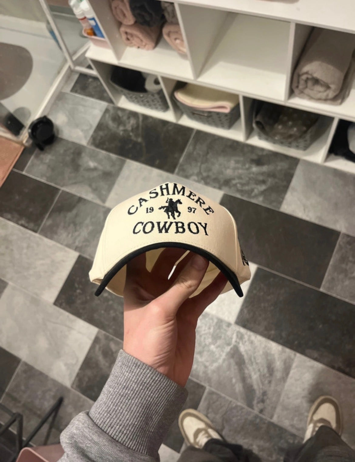Cashmere cowboy cap