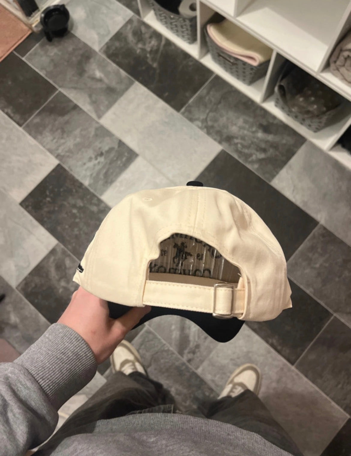 Cashmere cowboy cap